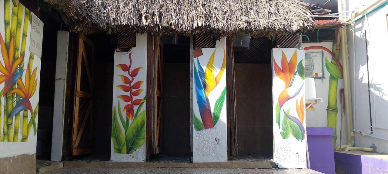 The Wizard & Bar Baru Hotel Playa Blanca Exterior photo